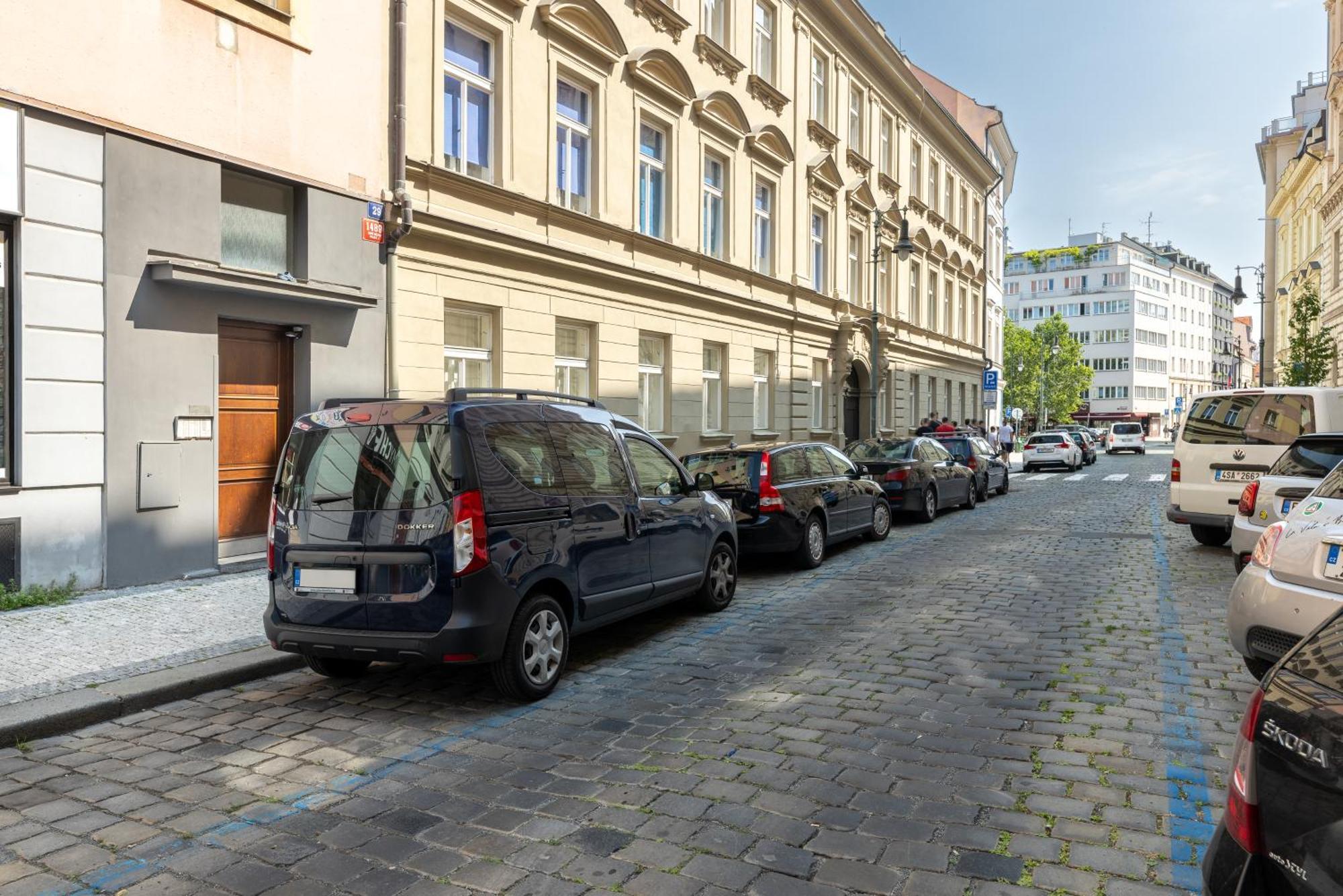 Cute 1bedroom Center Apartment *